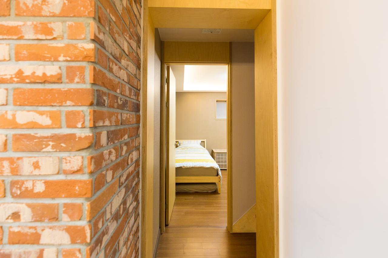 Apartment House Sarah In Myeongdong 3 *